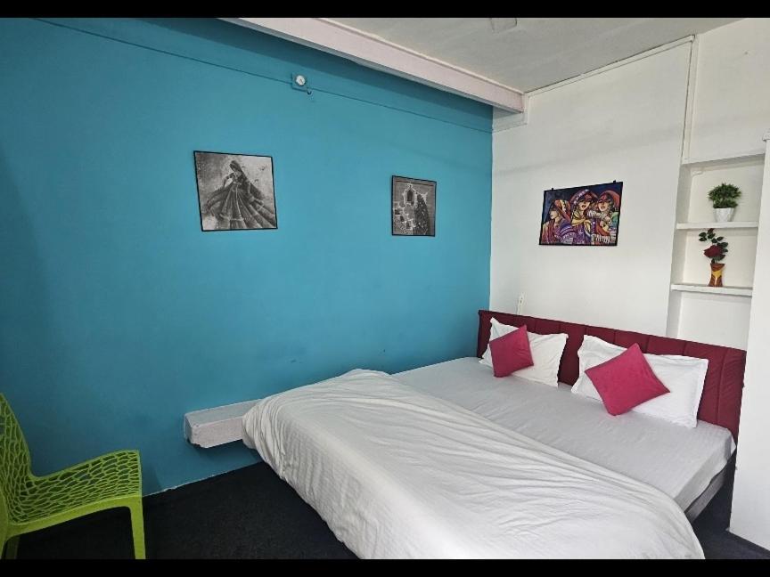 City And Palace View Guest House Udaipur Oda fotoğraf